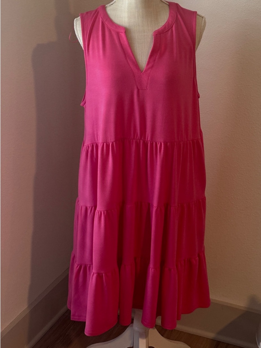 Crown & Ivy Sleeveless Fuchsia Tiered V-Neck Dress